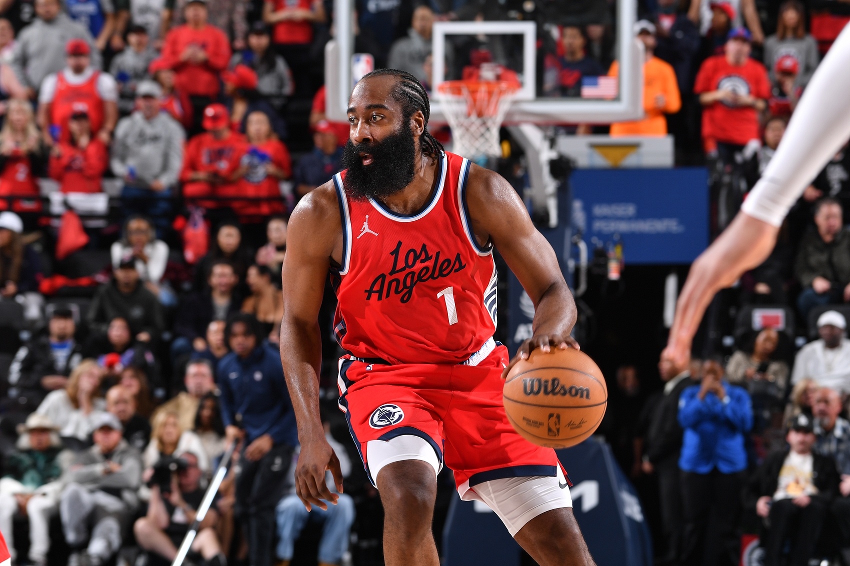 开云体育平台APP-鹈鹕鏖战广州队，哈登高光表现