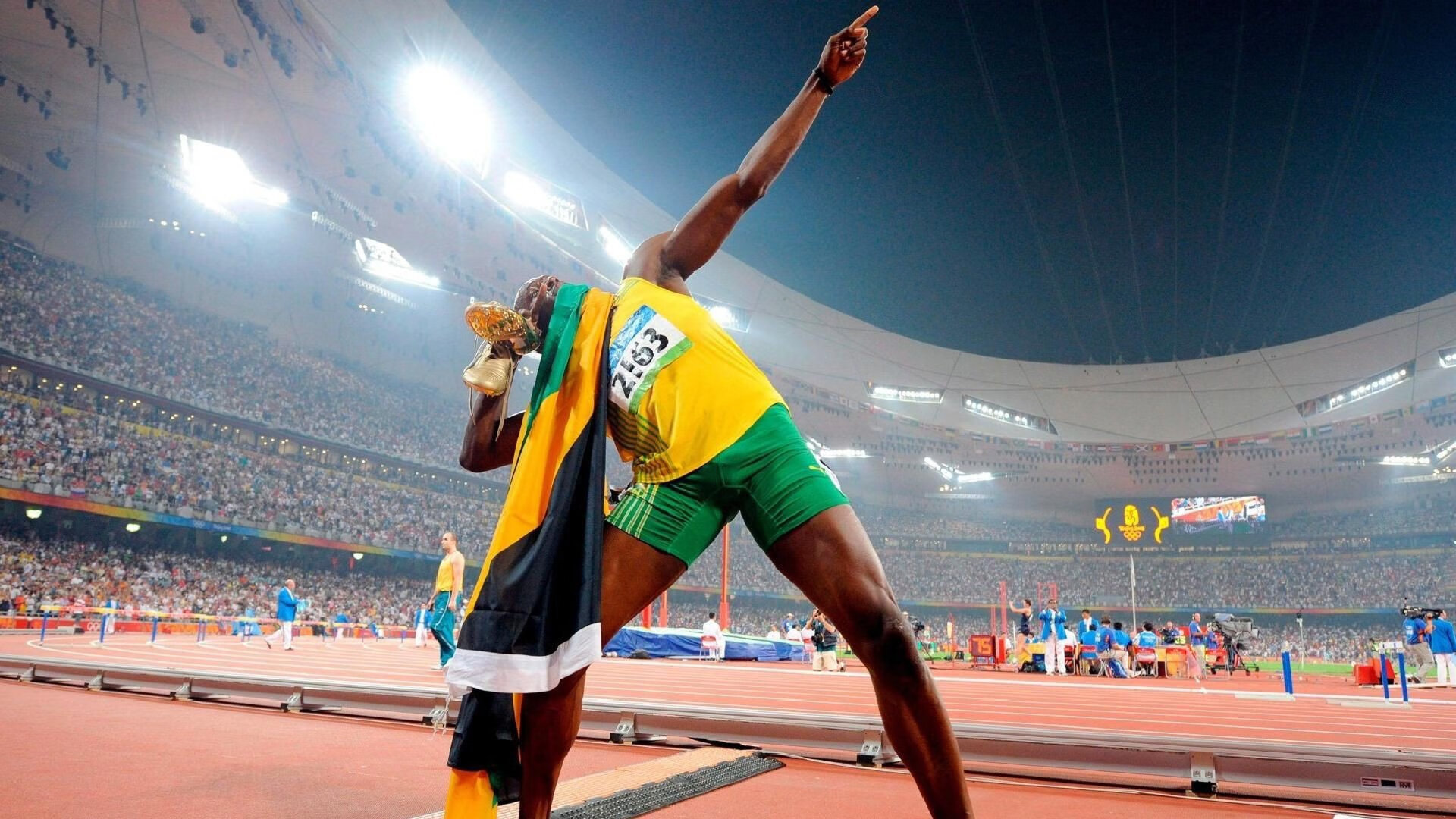 德甲争冠战焦点战，森林狼拿下太阳，体育世界的平行叙事