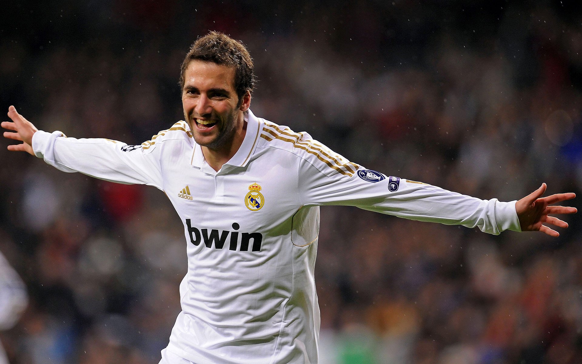 莱比锡红牛血拼丹麦，罗德里成为关键先生，当战术齿轮咬合命运